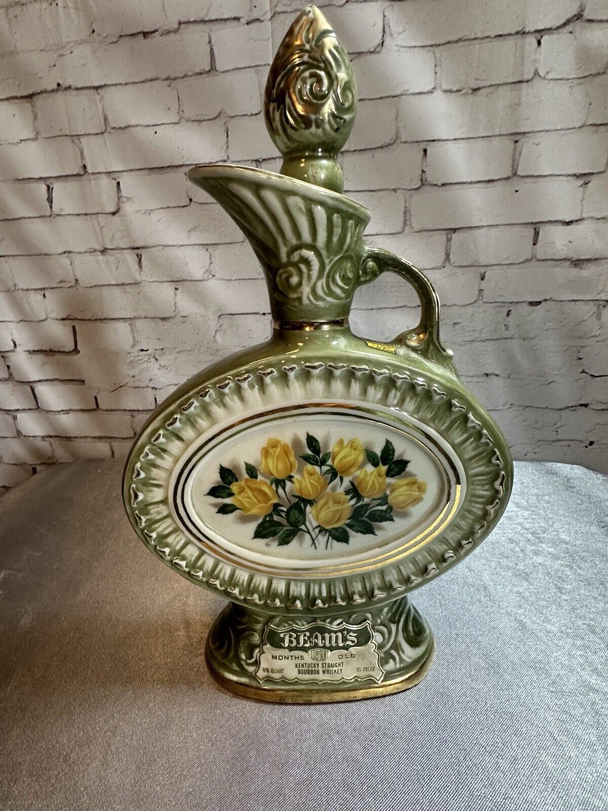 1969 Jim Beam Bourbon Whiskey Decanter Flowe Yelow Rose Bottle VCFG FNF
