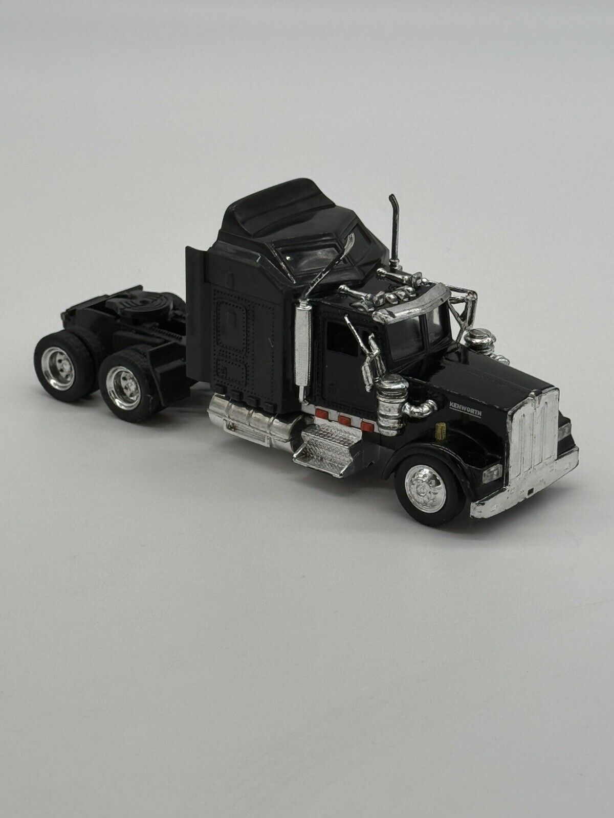 Vintage Kenworth Truck Semi Truck Black 1:32 Scale VTY