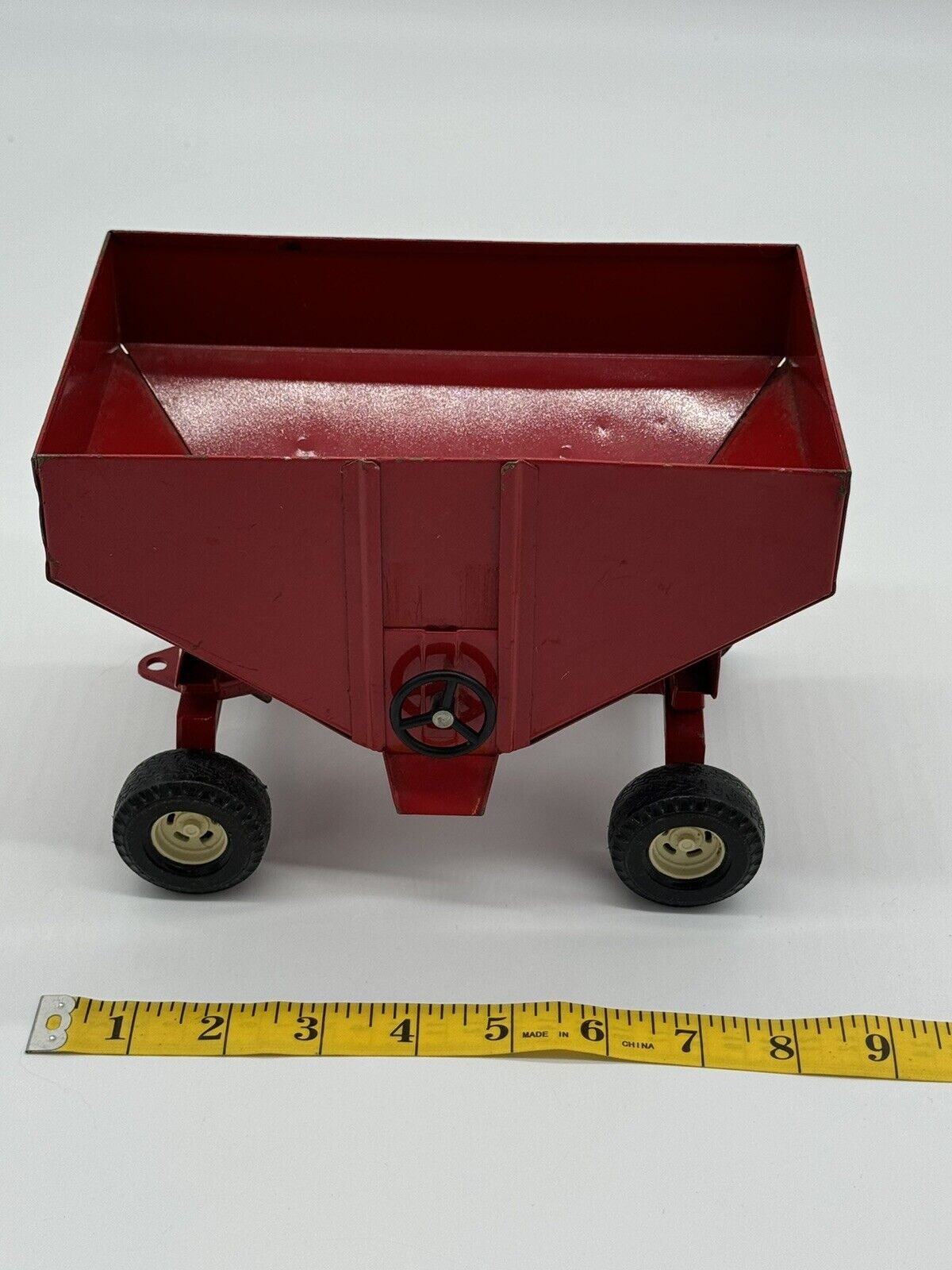Vintage Ertl 1960's 1968 Red Gravity Feed Wagon 1/16 Excellent Shape 005