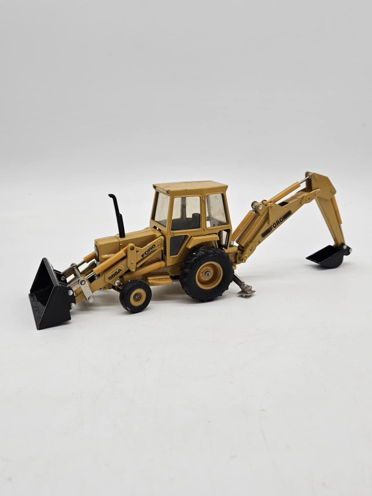 Vintage Diecast Case 580K Ertl 1/32 scale construction king backhoe no box