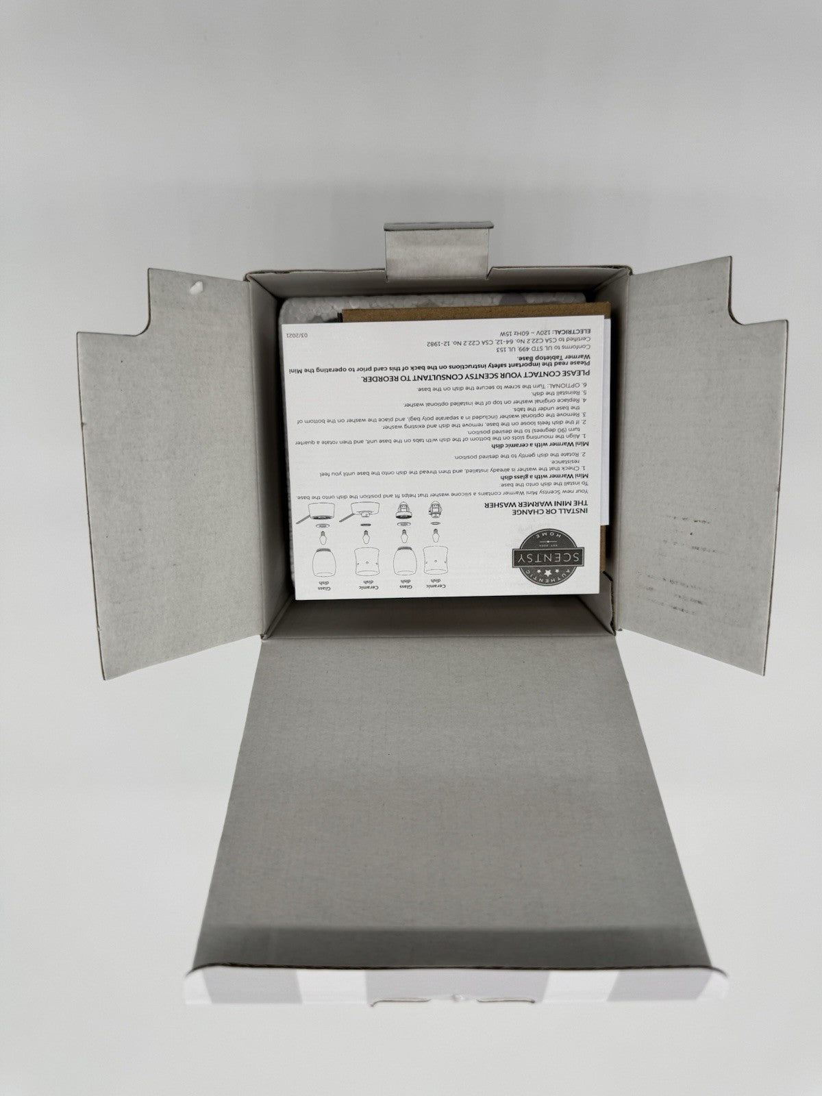 SCENTSY WAX WARMER WALL PLUG IN SNOW CUTE SNOWMAN New