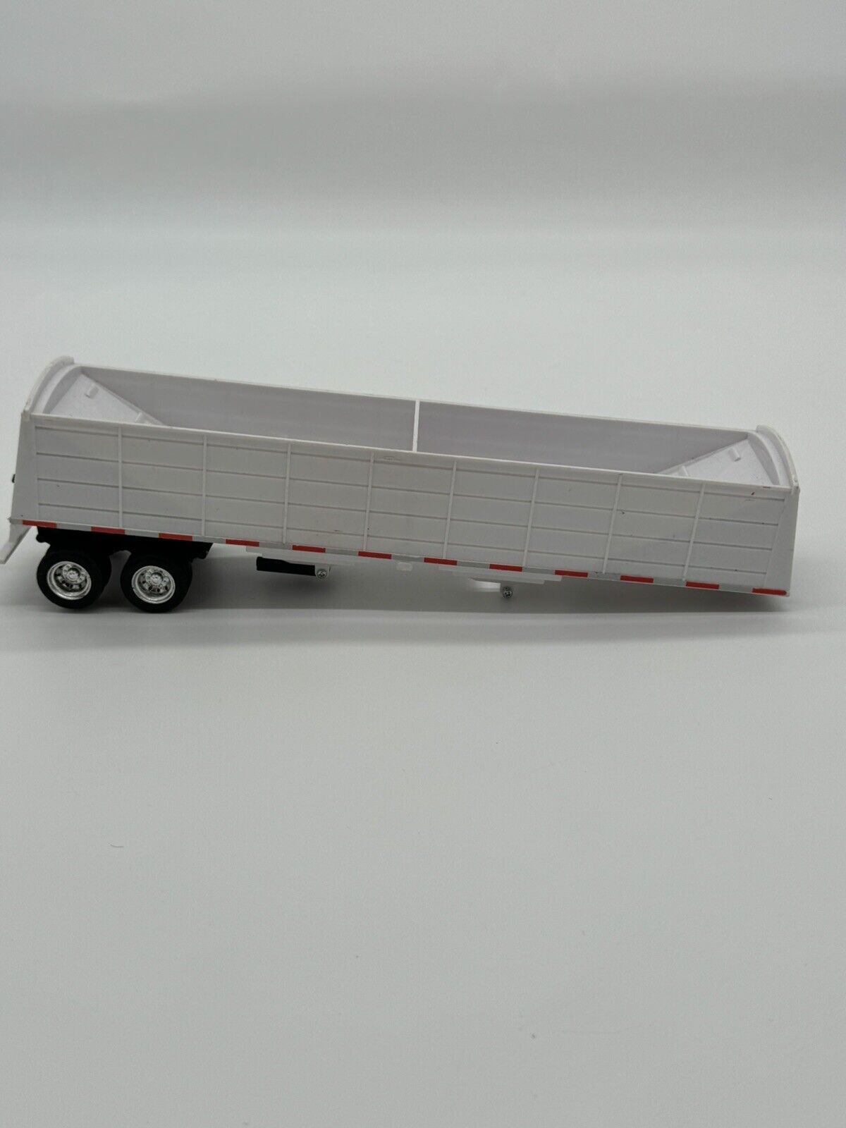 New Ray - Long Hauler Collection - Grain Hauler 1:32 - #102705