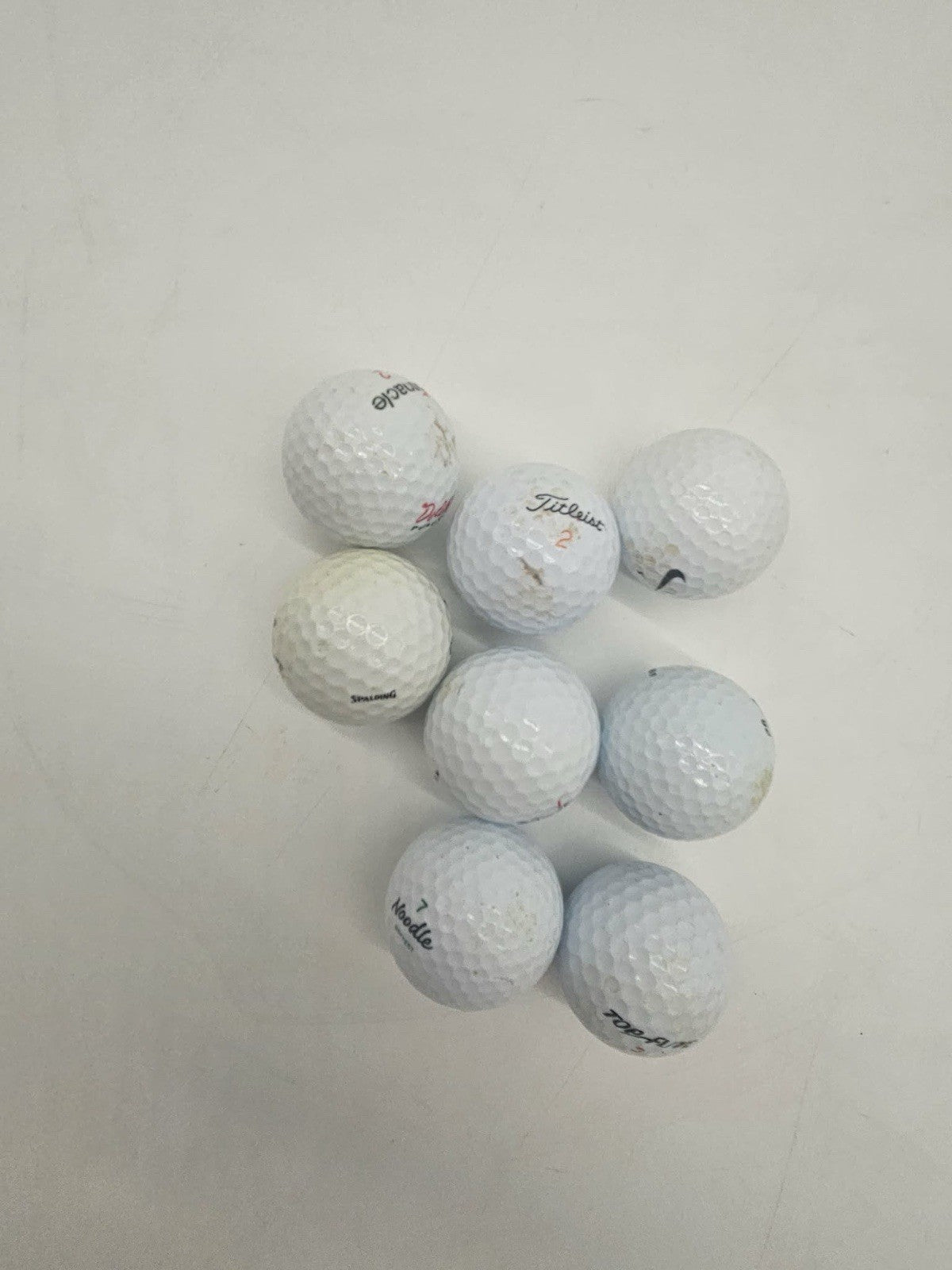 Lot of  8 Golf Balls Nike, Titleist, Pinnacle, Top Flight, Noodie
