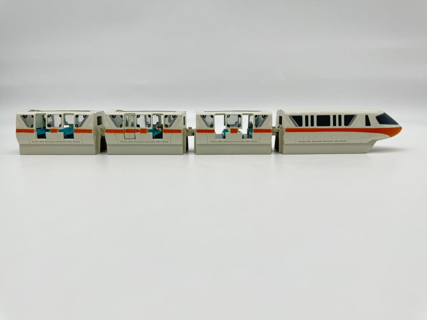WALT DISNEY WORLD MONORAIL RARE ORANGE LINE TRAIN Die-cast Not Powered 4 Cars