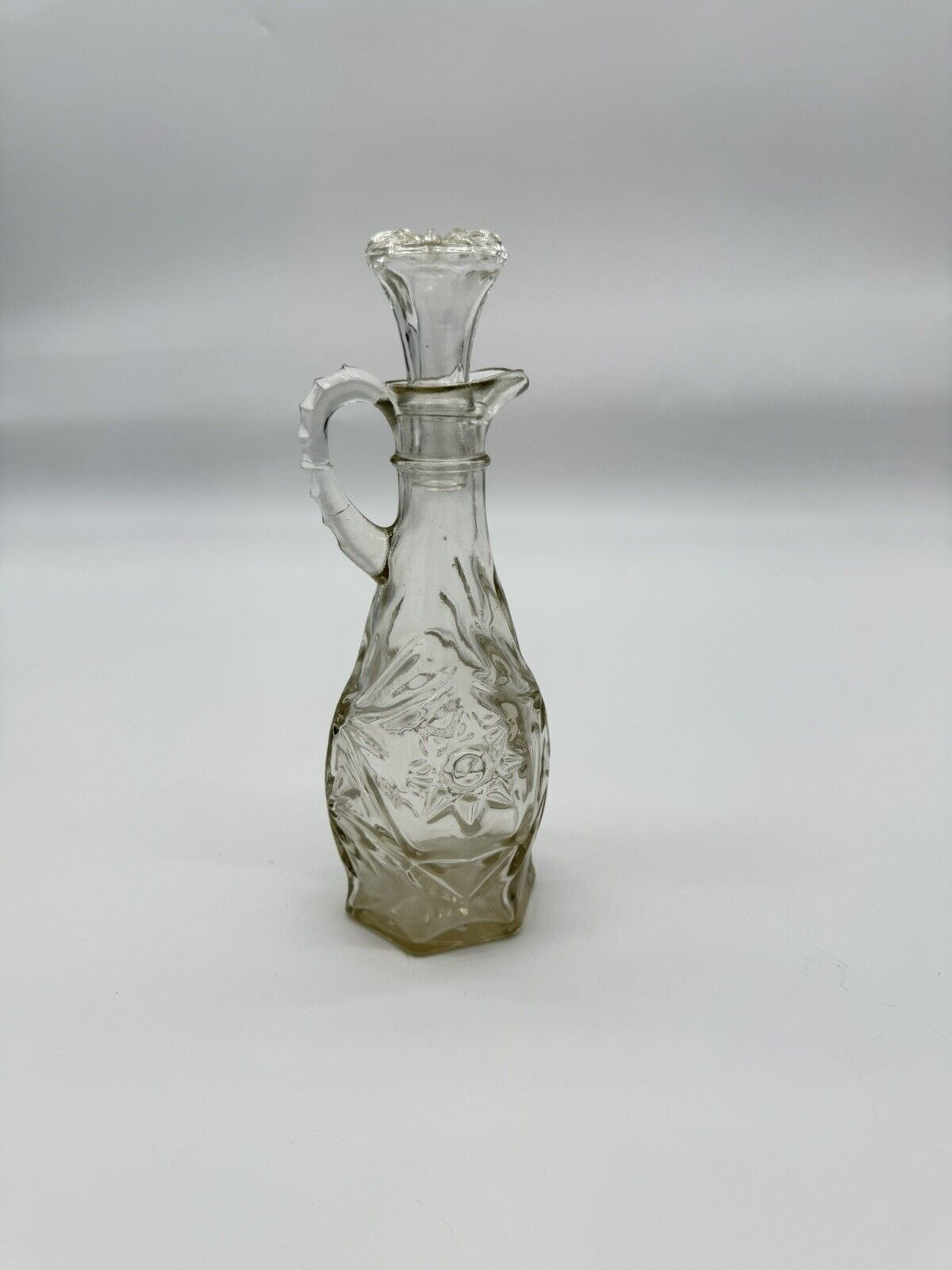 Anchor Hocking Early American Prescut Glass Clear Cruet with Stopper Lid