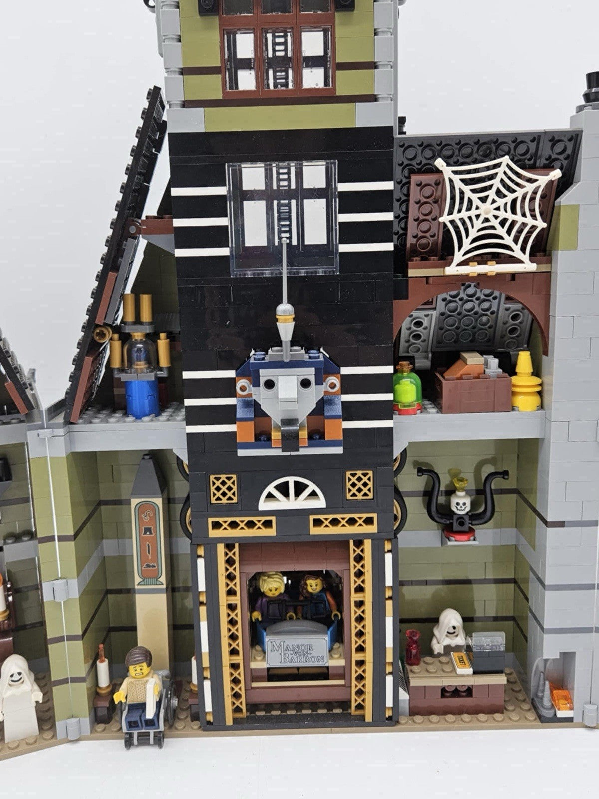 Lego 10273 - Haunted House - RETIRED- 2020 - Build Complete w/ Box & Instruction
