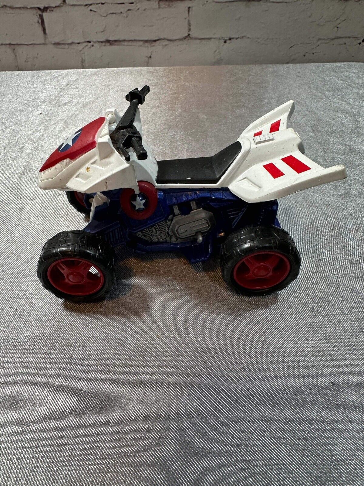 Marvel Captain America Cruisers Trail Trooper Zoom N Go ATV Pop-Out Weapon 003