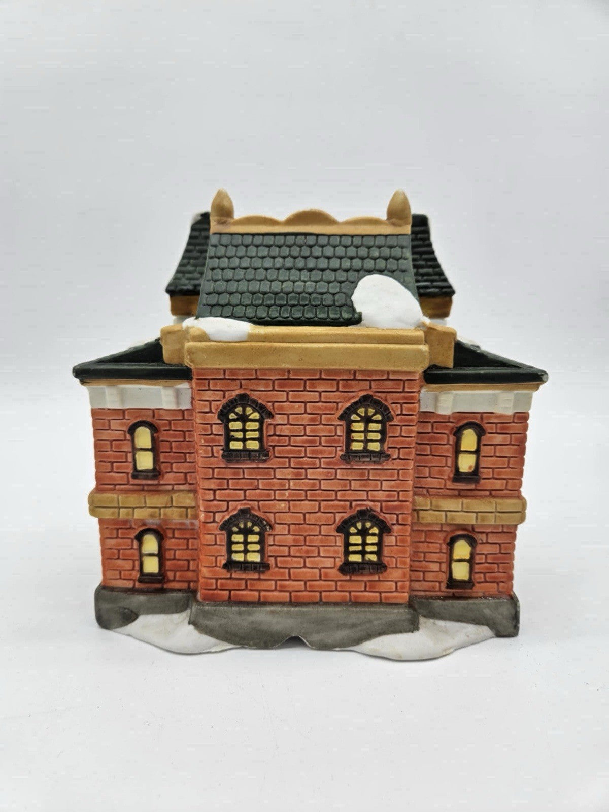 Christmas Village Summit House 1996 Lighted Holiday Town Memories Trim a home.