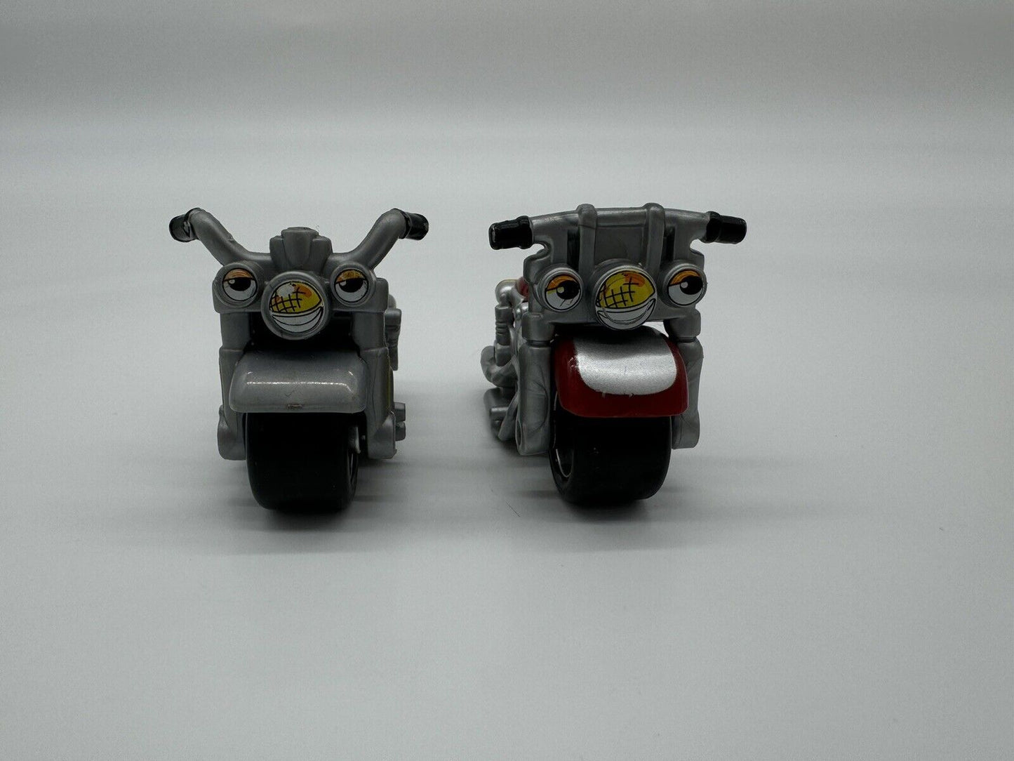 Set of 2 Maisto Cycle Town Harley Davidson Mini 2" Motorcycles Fatboy Vehicles