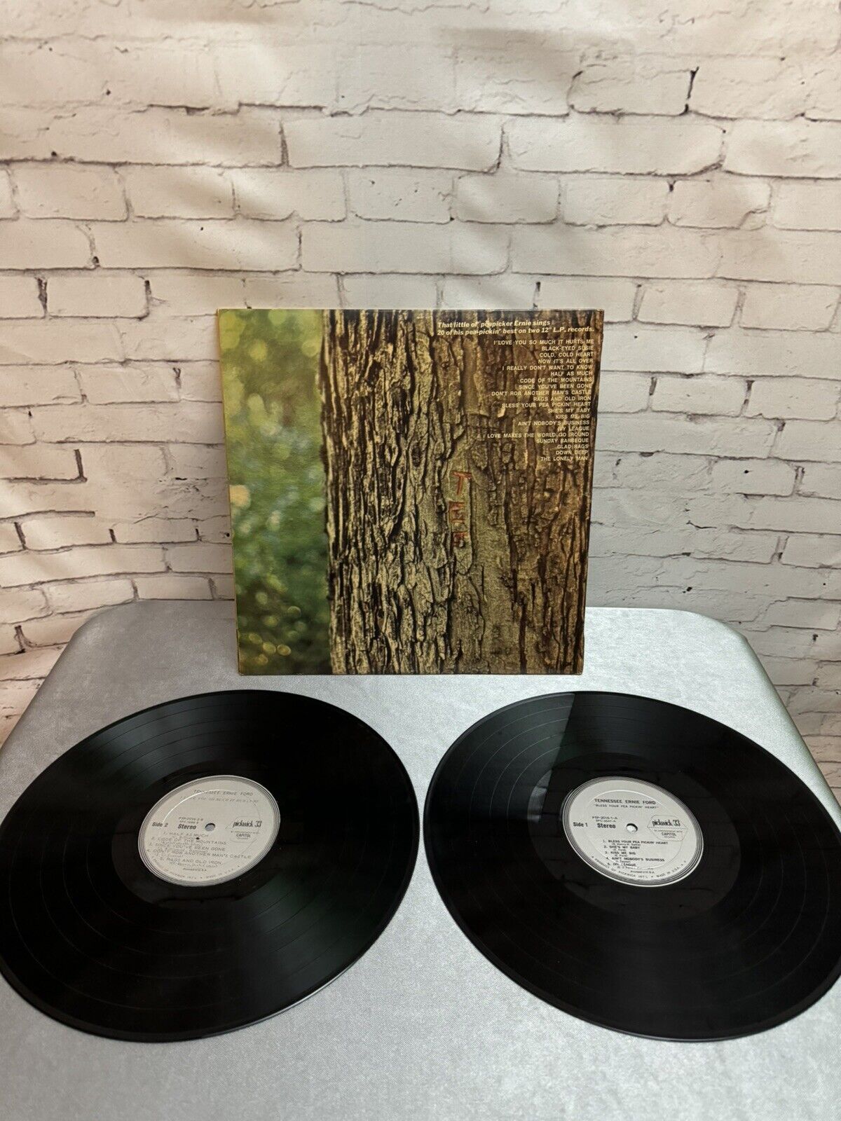 Tennessee Ernie Ford Vinyl - I Love You So Much It Hurts Me - Pickwick  1967