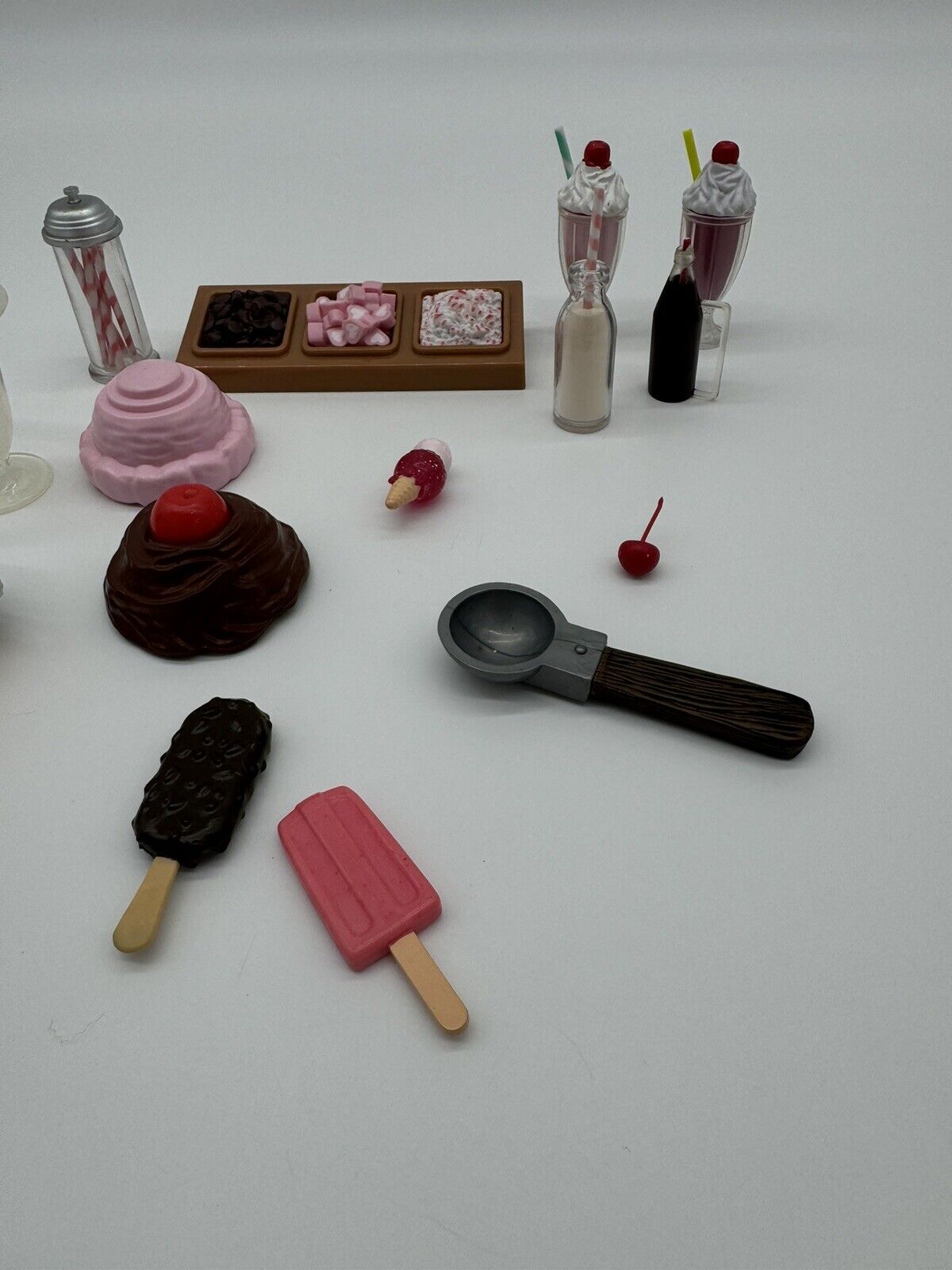 CUTE!! PLAY DOLL ICE CREAM TREATS ACCESSORY LOT
