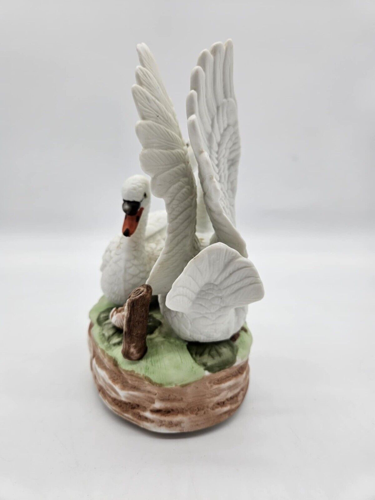 Porcelain double white swan music box "Those Were The Days" excellent condition