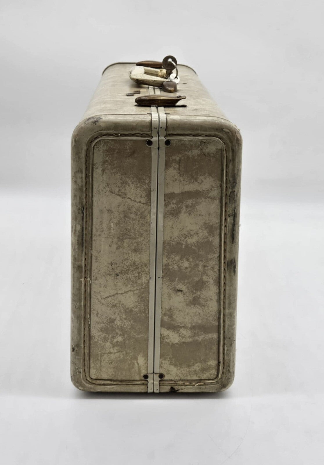 VINTAGE OFF WHITE SAMSONITE LUGGAGE TRAIN CASE TRAVEL BAG SUITCASE W/ SKULL KEY