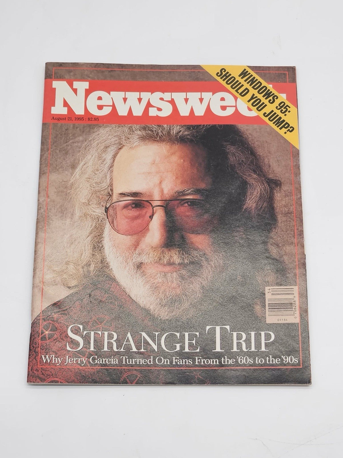 8/21/95 issue of NEWSWEEK magazine  JERRY GARCIA cover