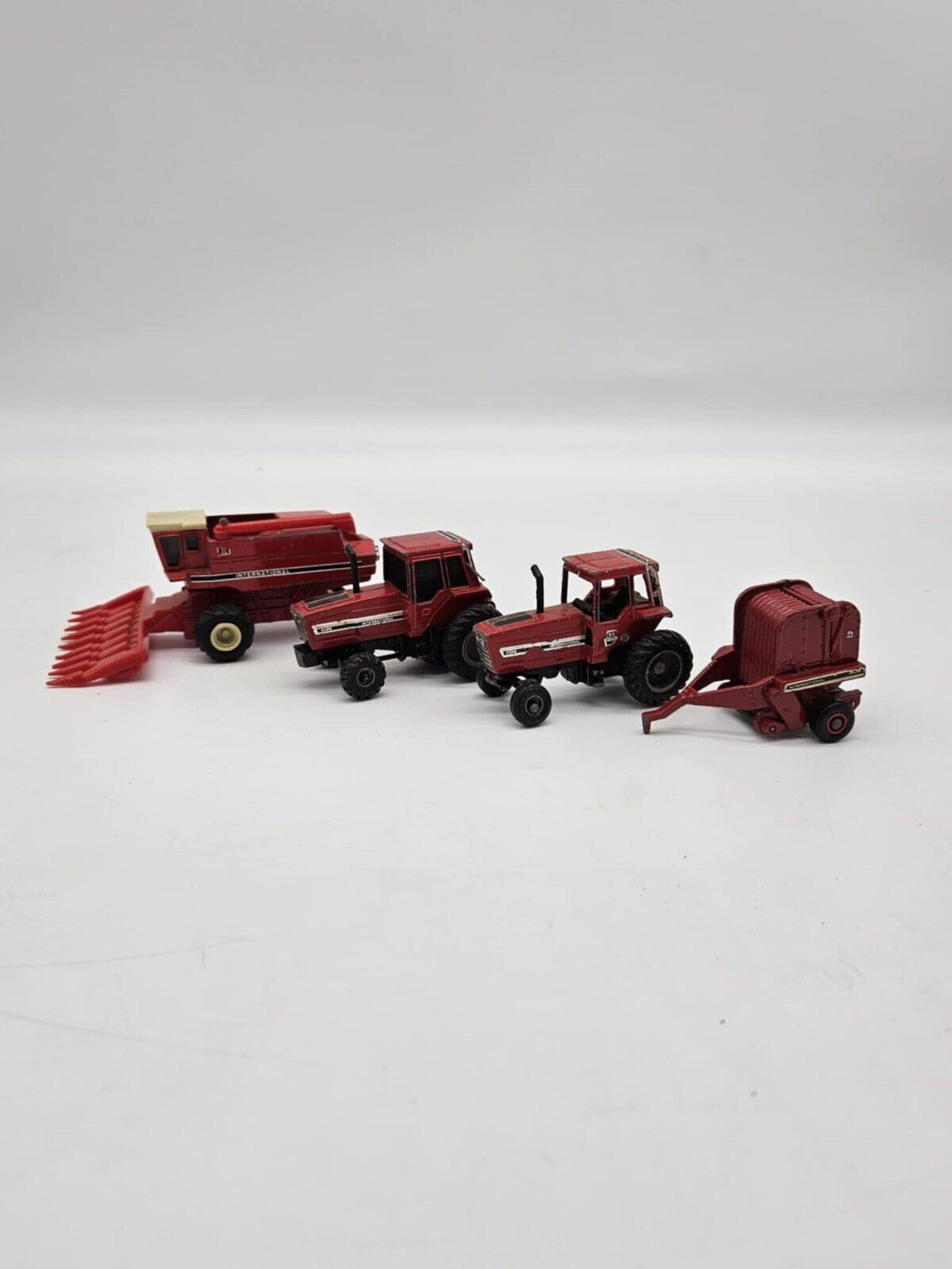 ERTL Case International Harvest Tractors Lot 1:64 Diecast