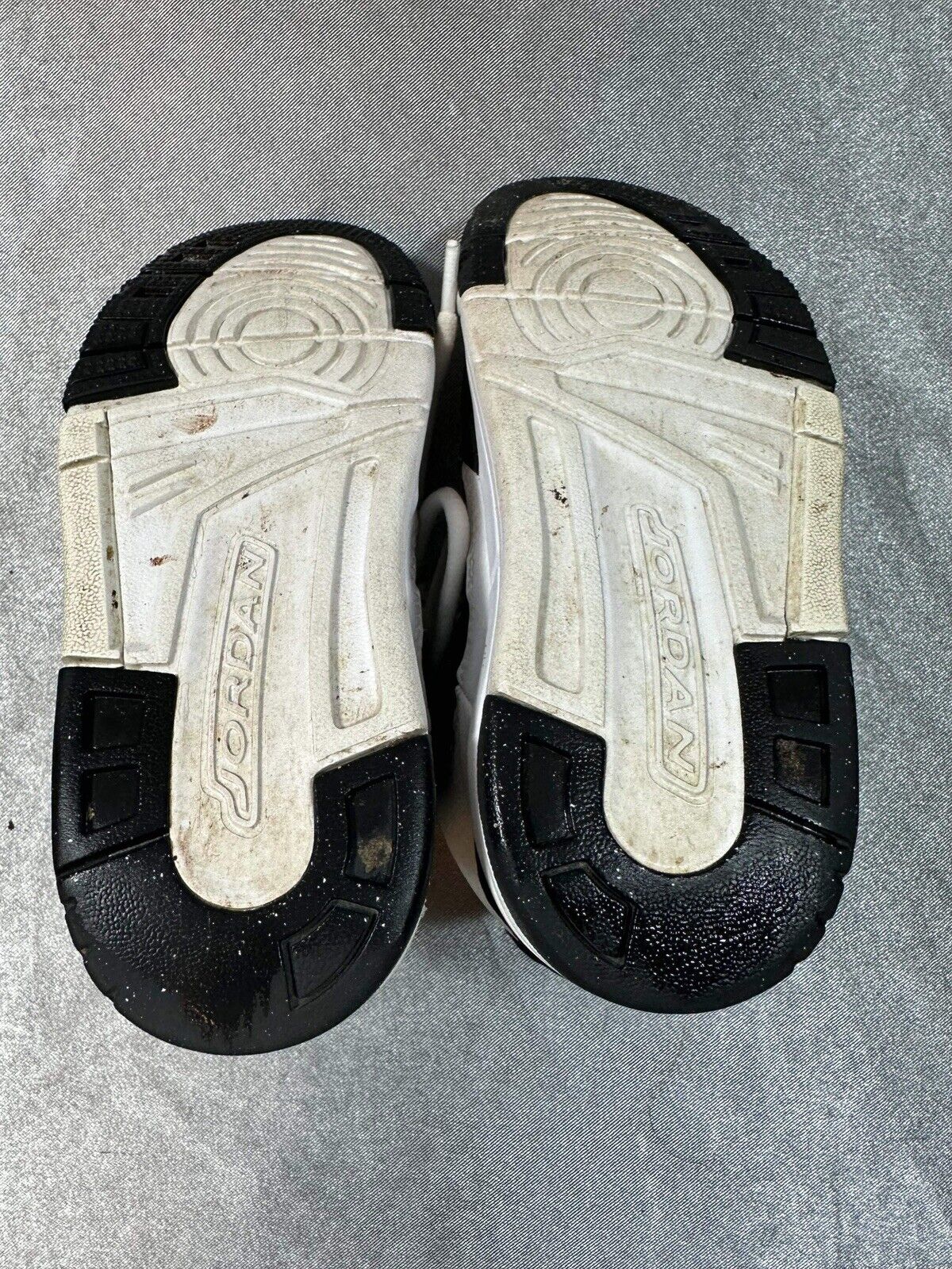 Nike Jordan Max Aura Sneakers Children Black White Athletic AQ9216-101 Size 11C