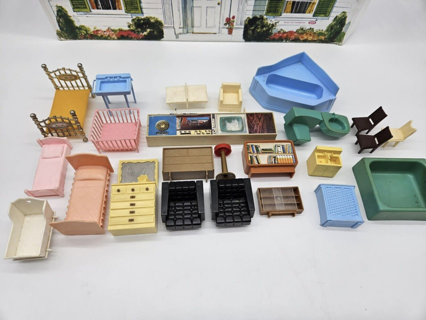 Vintage Ideal Petite Princess Suitcase Dollhouse Vinyl c. 1960's w/ Xtras