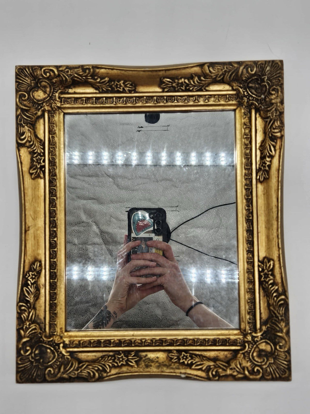 International Bazaar Queen Ann Vintage Rectangular Wall Mirror 13"x11" in. GOLD