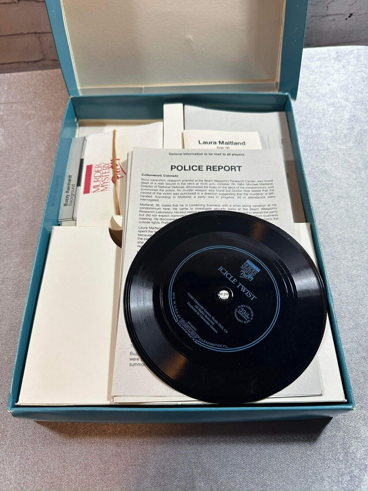 Vintage 1984 Murder Mystery Dinner Party Game “The Icicle Twist"  UG2010