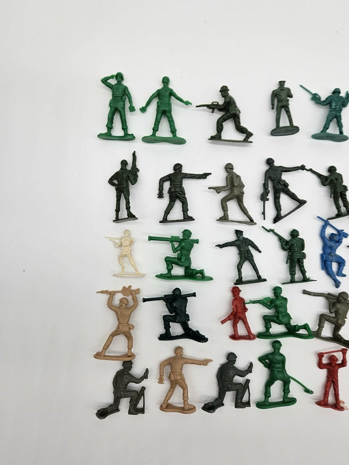 Vintage Plastic Army Men Soldiers Figures Lot Green Tan Blue Toy Soldiers WWII