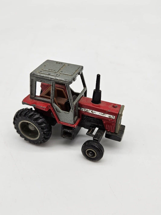 1/64 Massey Ferguson 699 Tractor