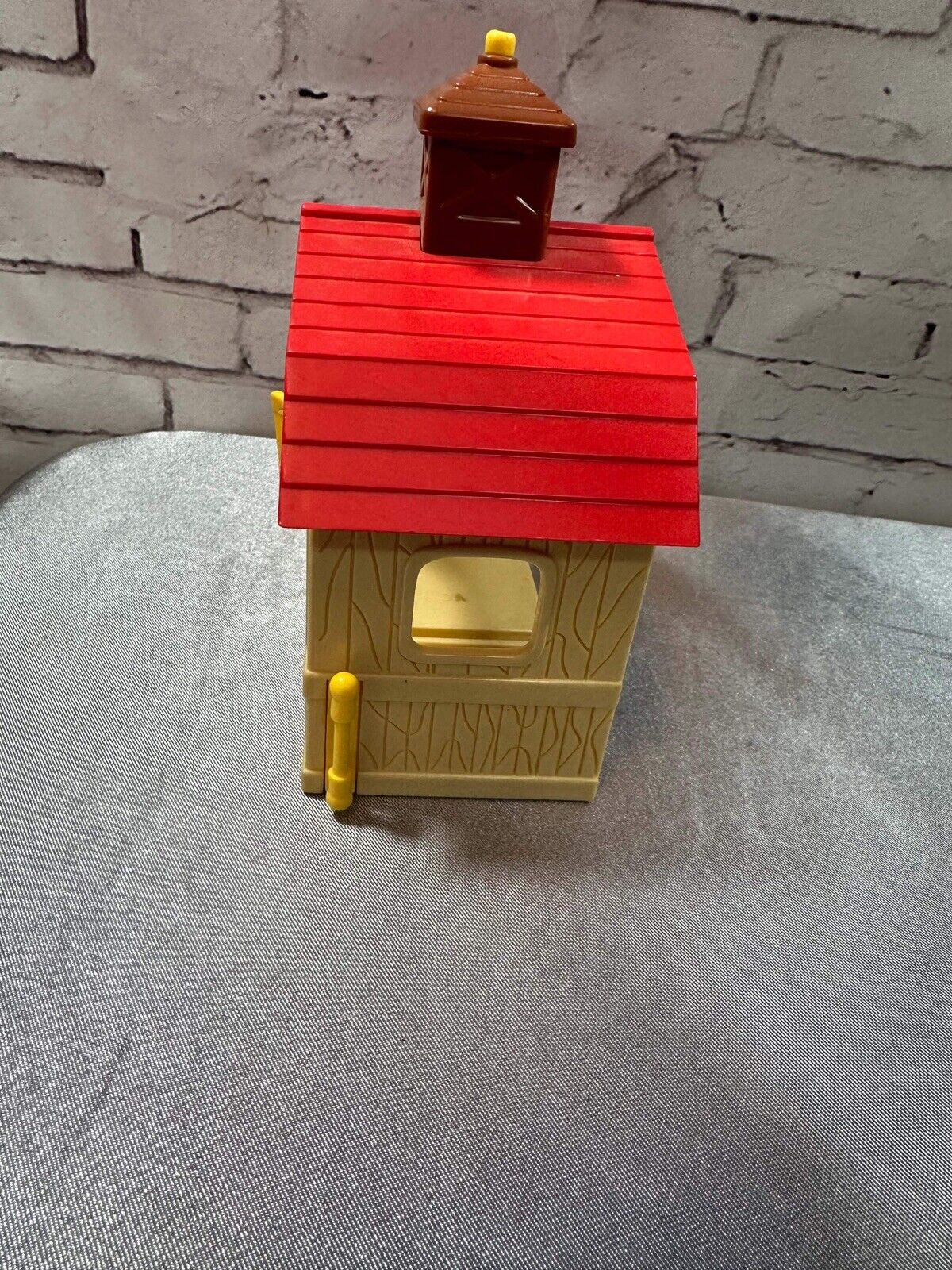 Vintage 1997 Avon Kid Horse Around Barn VTG 004
