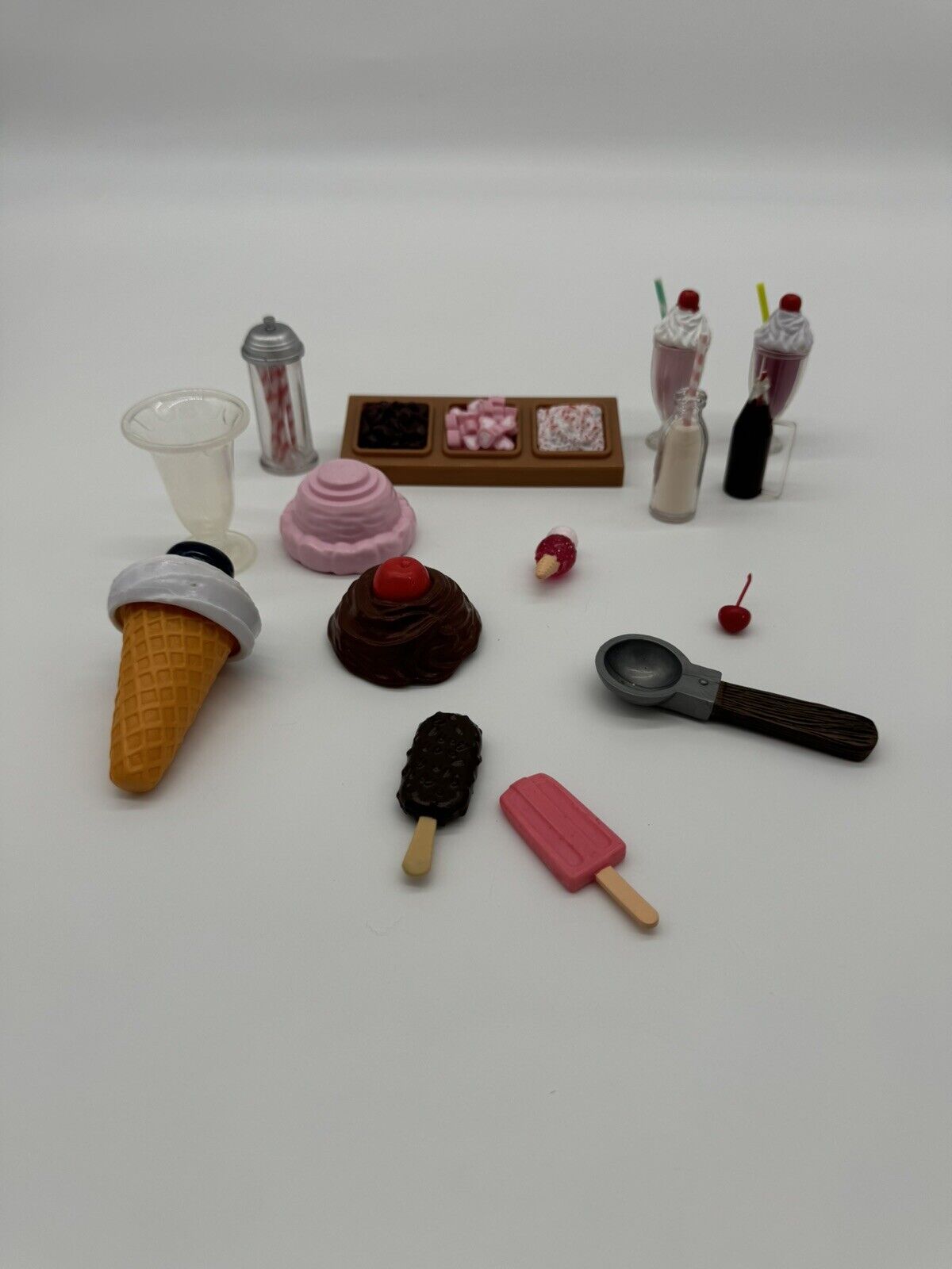 CUTE!! PLAY DOLL ICE CREAM TREATS ACCESSORY LOT