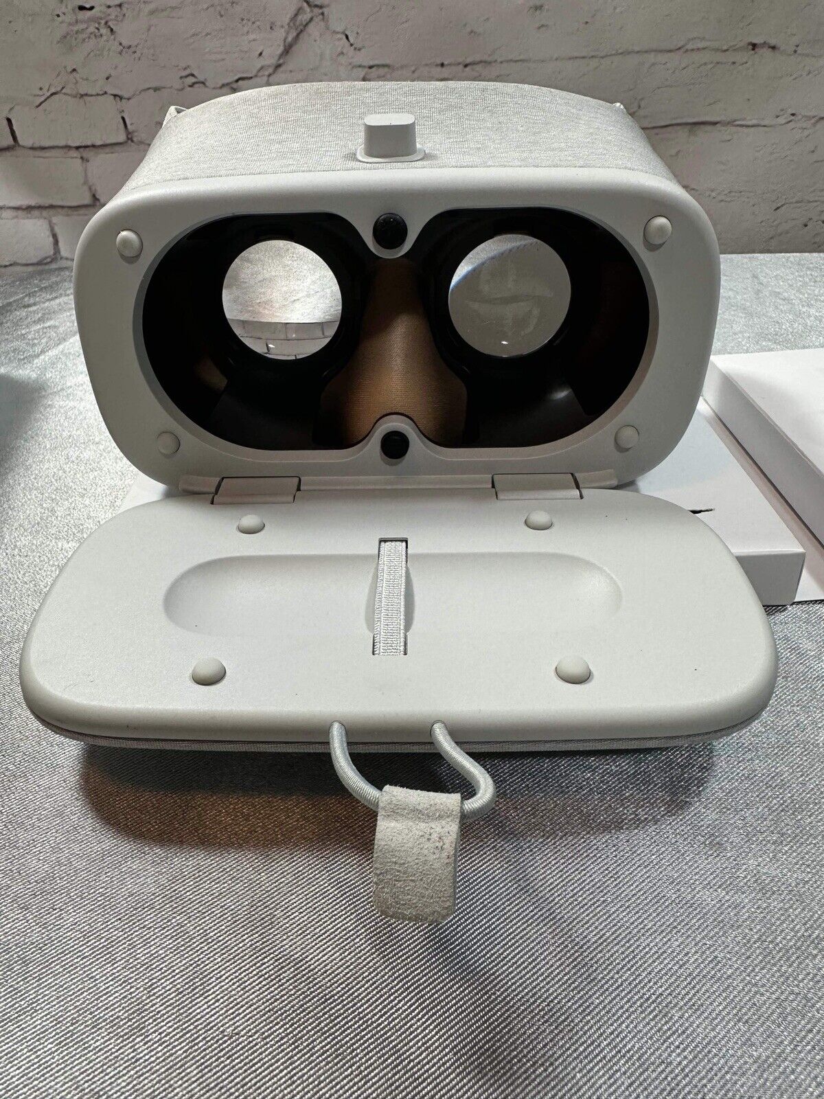 Google Daydream View VR Headset - Slate