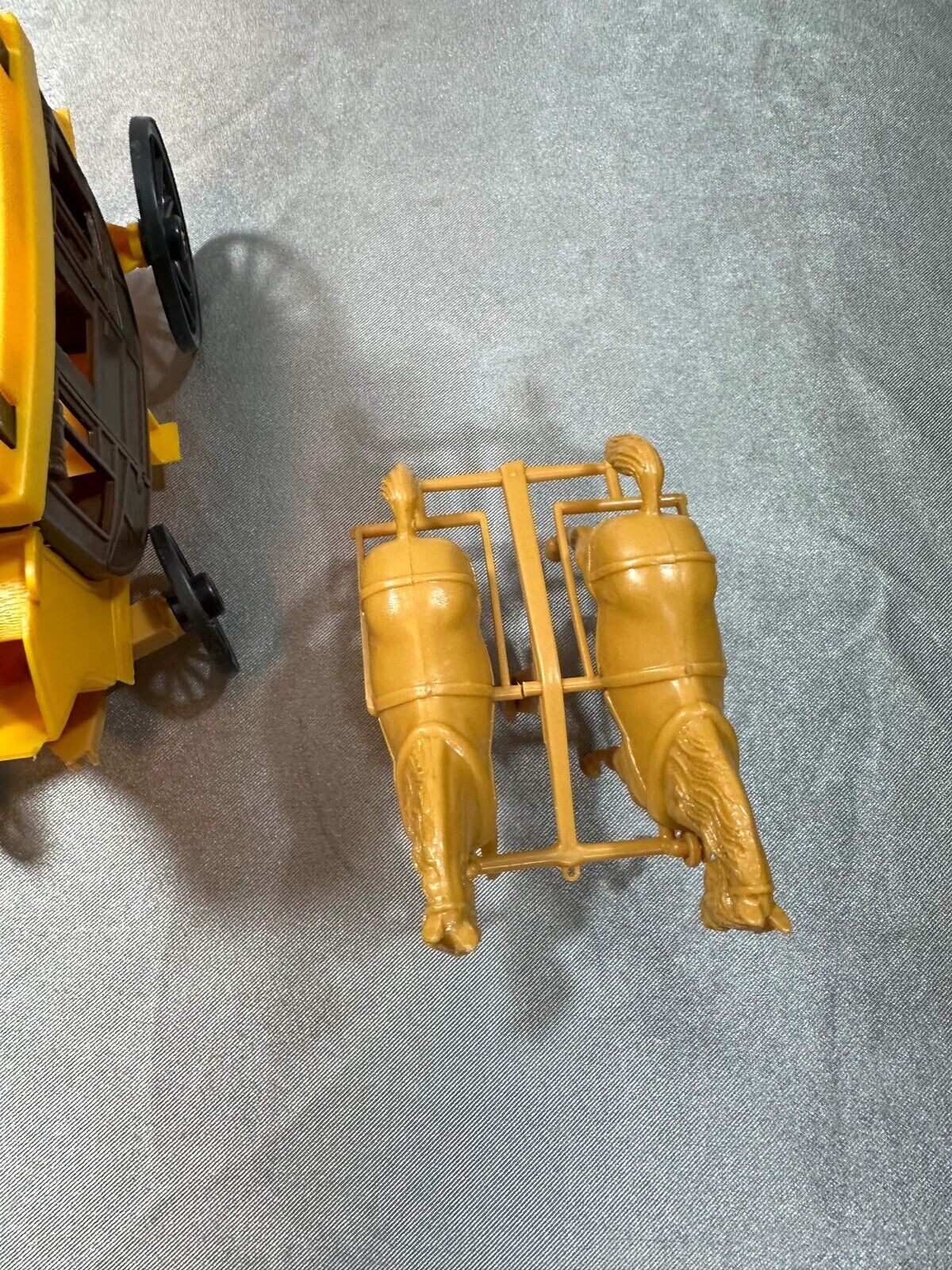 Vintage 70s Processed Plastic Wells Fargo 11" Stagecoach w Driver & Horses, mint