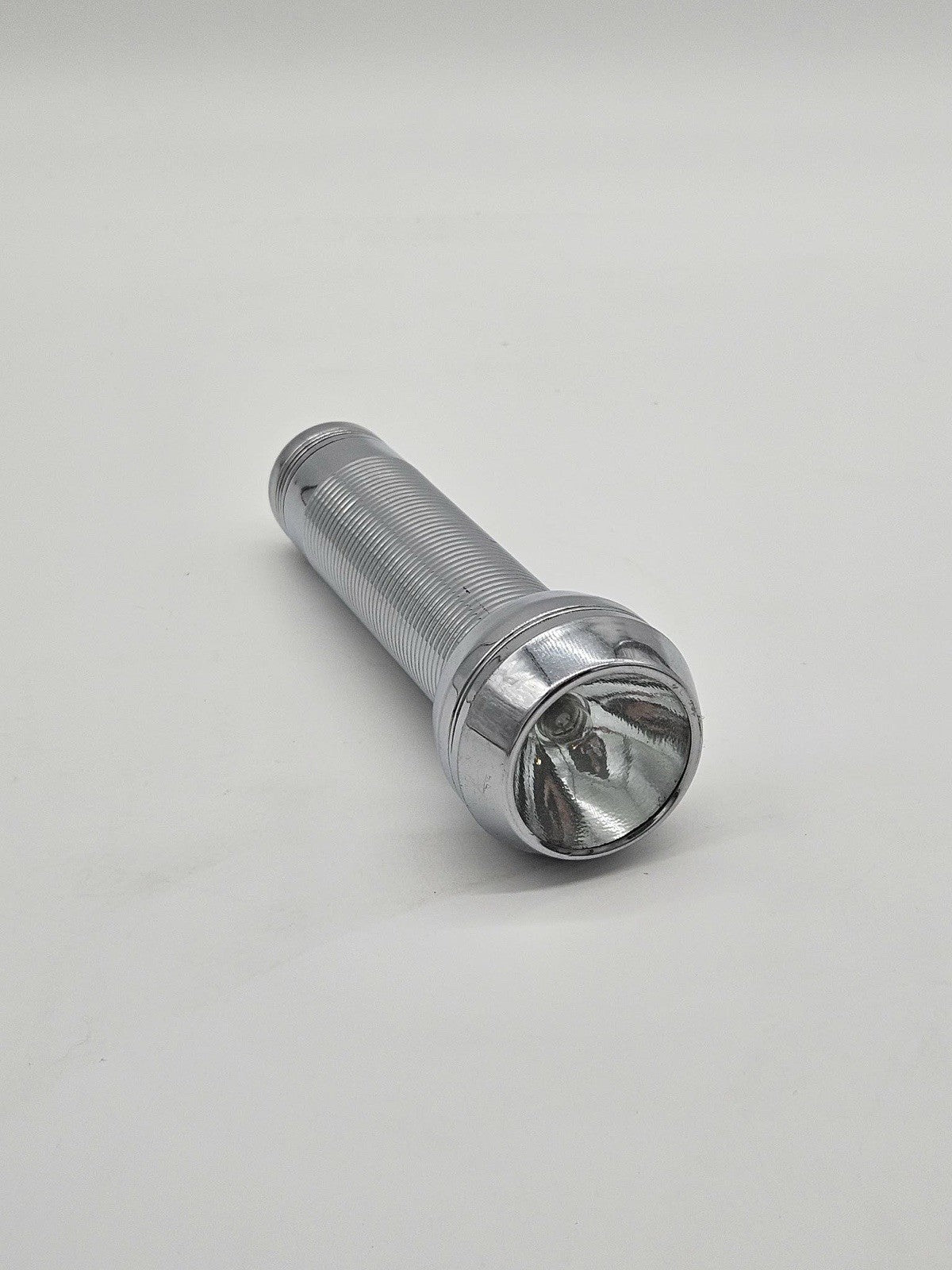 vintage working Rayovac Sportsman premium grade 2 D-cell metal flashlight USA