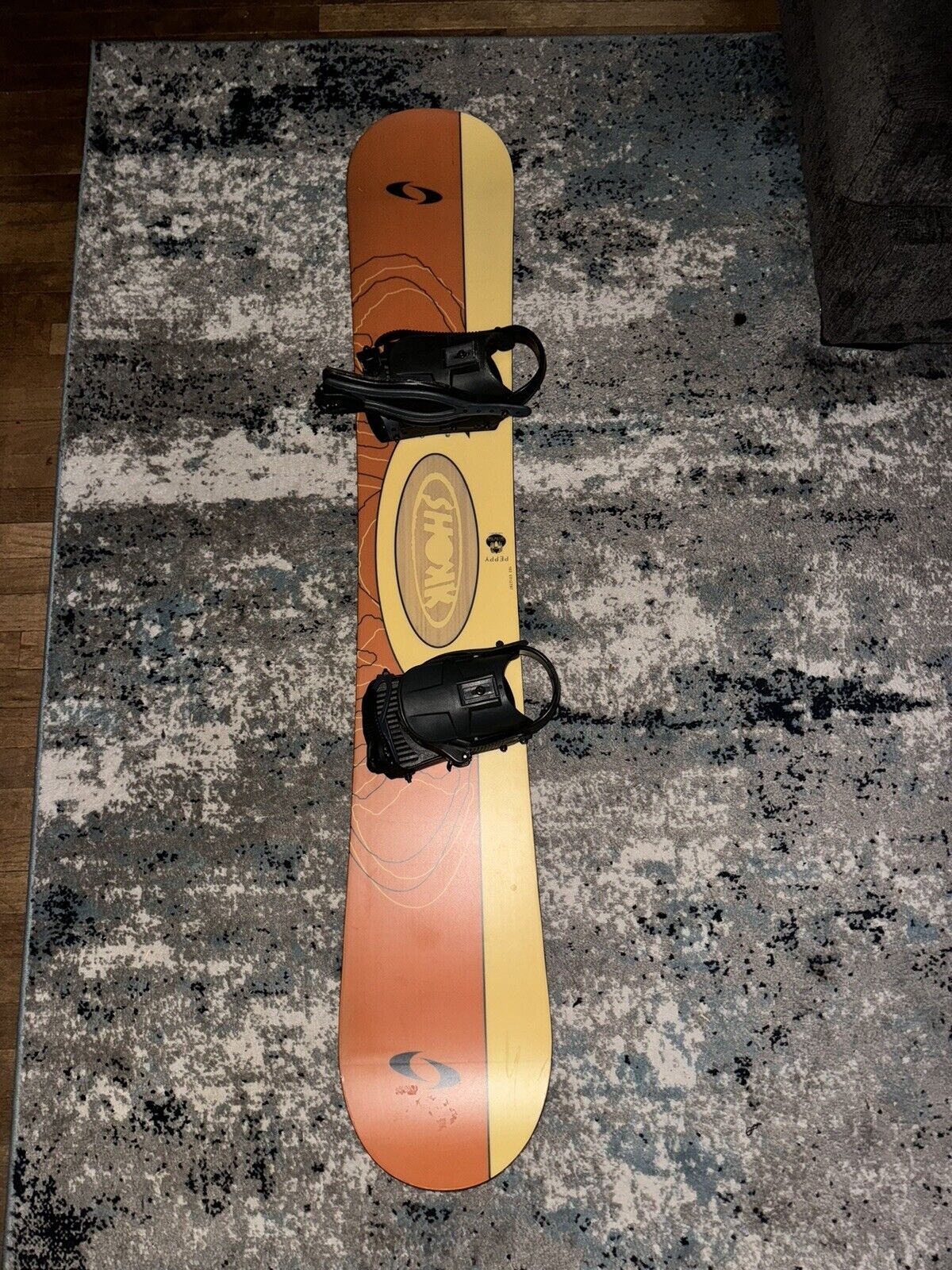 SPORTSDRP PEPPY SNOWBOARD SIZE 151 CM WITH LARGE BINDINGS