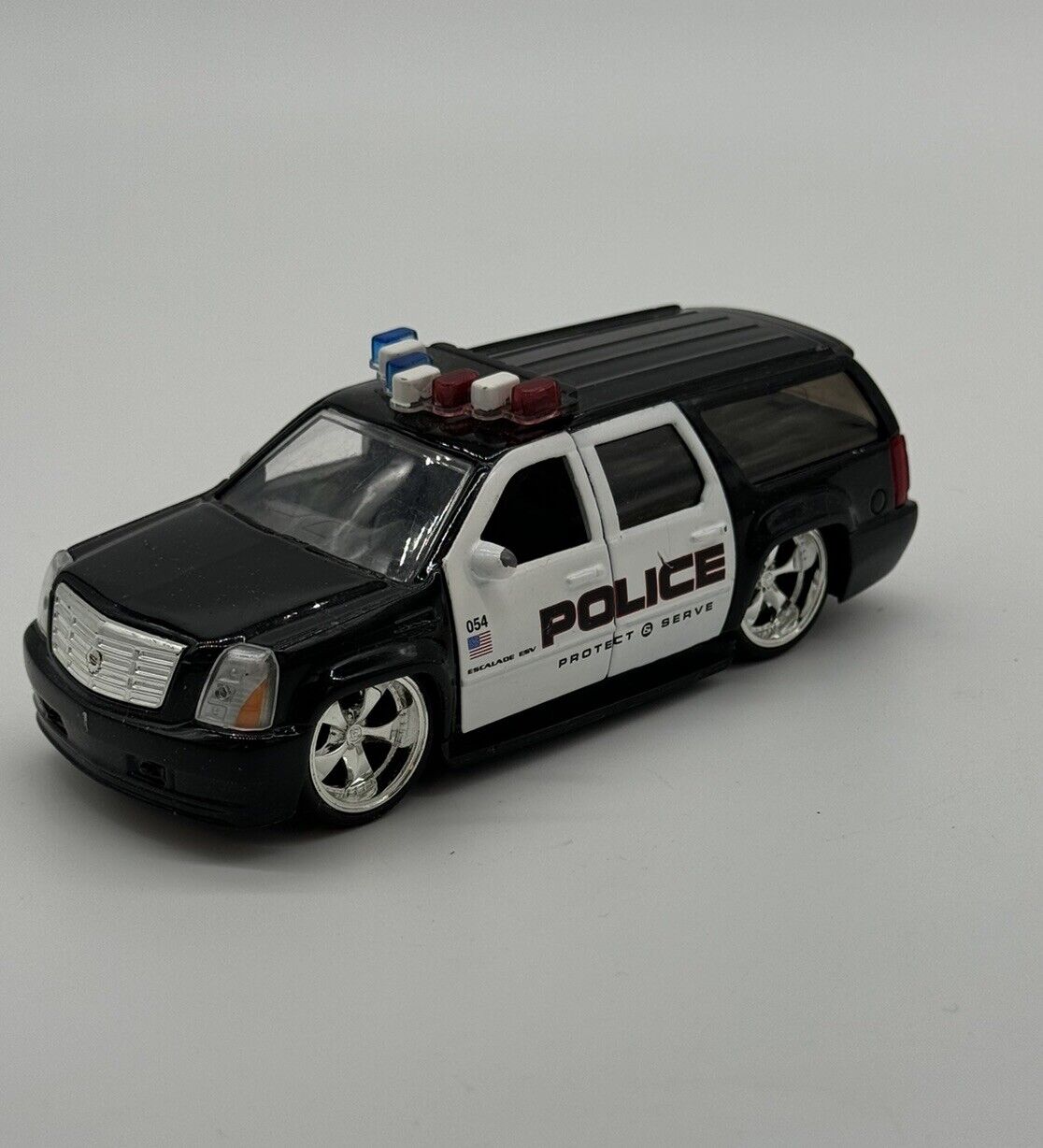 Jada Toys 2007 Cadillac Escalade Police Vehicle 1:32 Die Cast  MTY 005