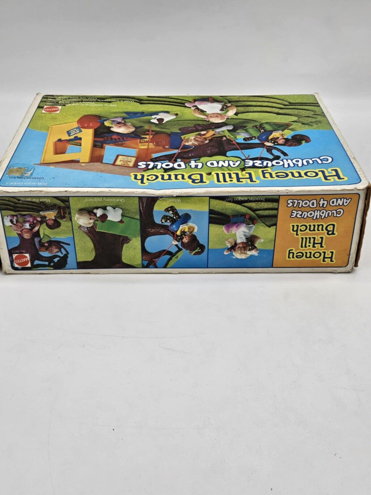 Honey Hill Bunch Club House with Box ~ (Missing Dolls)