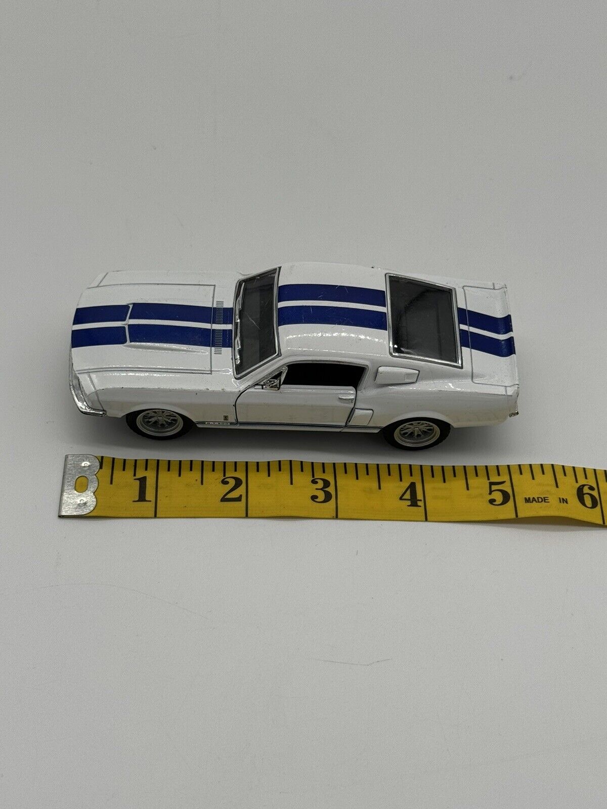 Greenlight White W/Blue Stripes 1967 Shelby GT500  Loose Diecast 1:64 2007 006