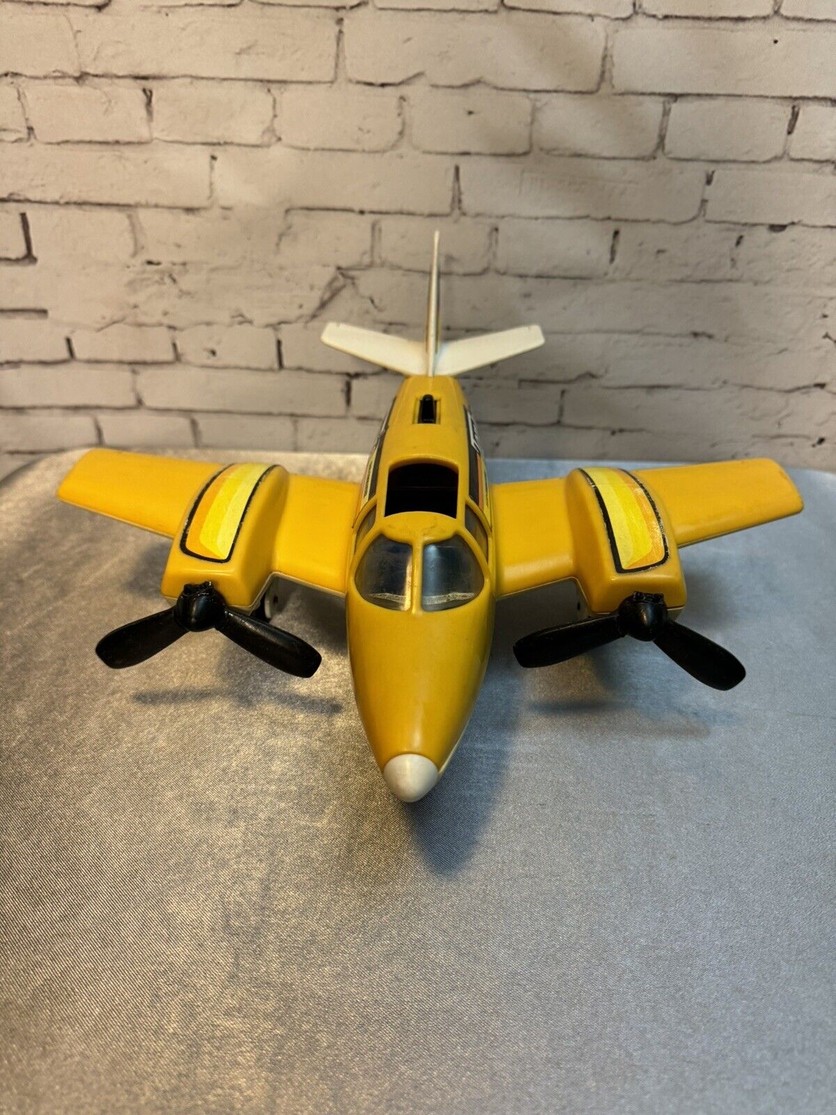 S-478 VINTAGE 1979 TONKA HAND COMMANDER TURBO PROP AIRPLANE /PLASTIC
