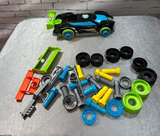 Hot Wheels Ready-to-Race Car Builder Set,  Kids Toys for Ages 3 up MTY 002