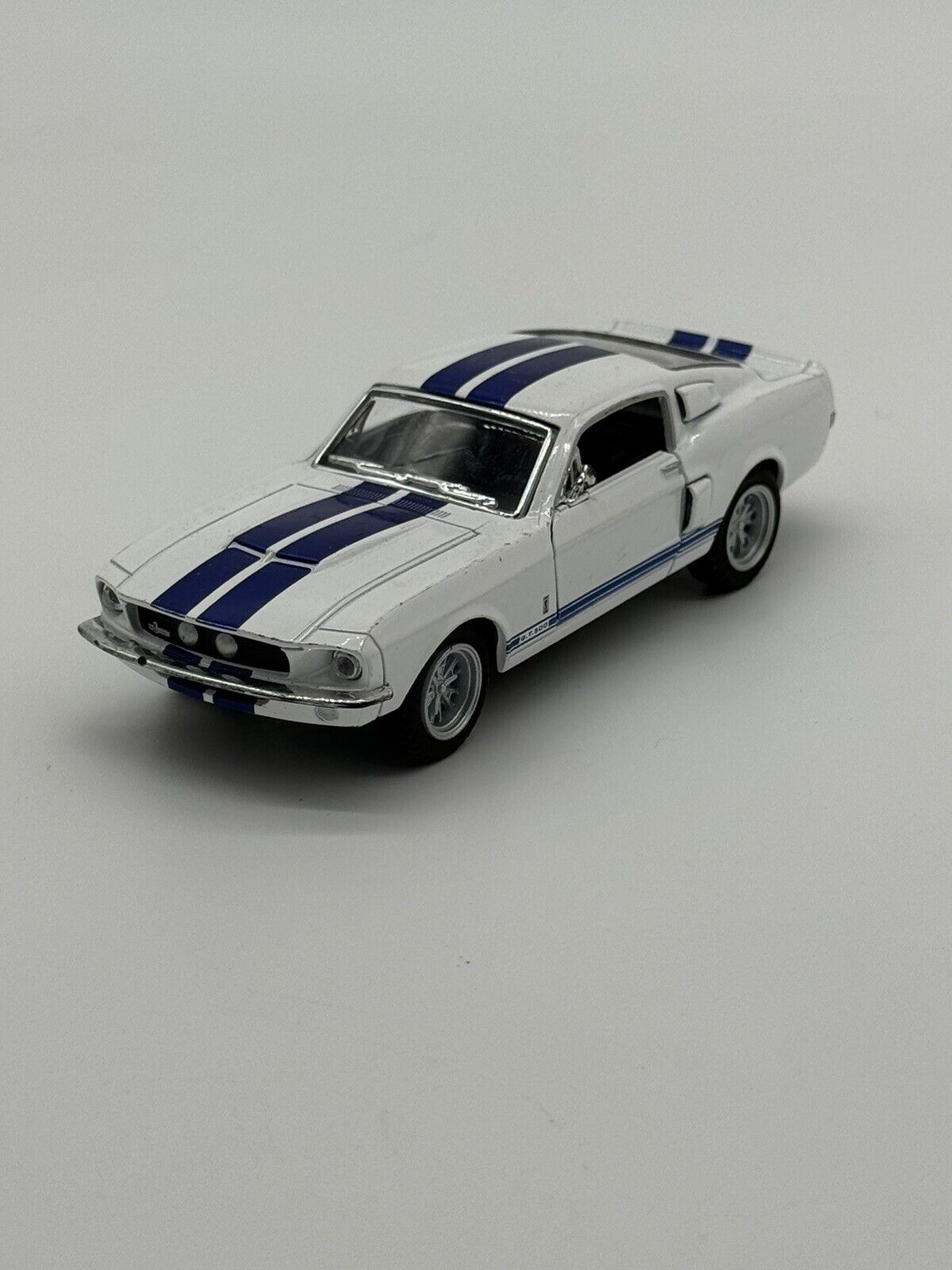 Greenlight White W/Blue Stripes 1967 Shelby GT500  Loose Diecast 1:64 2007 006