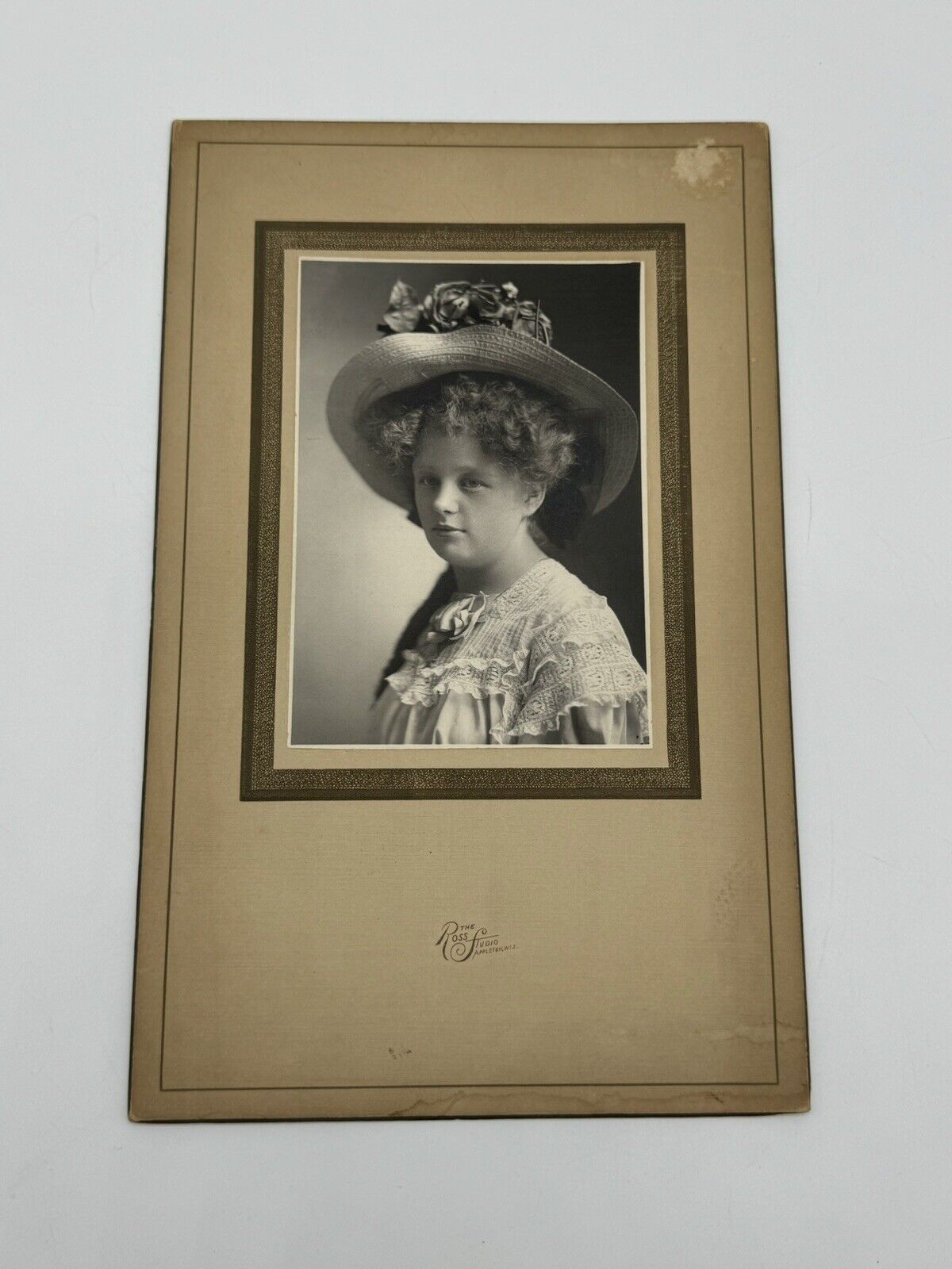 CIRCA 1890'S CABINET CARD Featuring Women Victorian Dress ~ Ross Appleton, WI