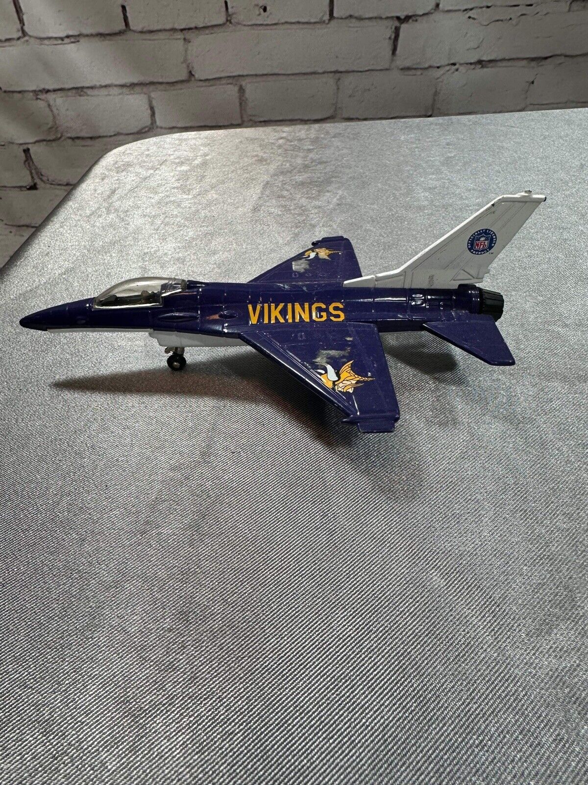 NFL Minnesota Vikings Diecast Goal Line Classics FIGHTING JET  (1999 Issue)