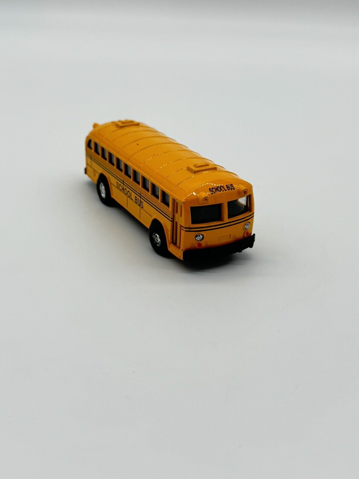 Classic Diecast School Bus with Pullback Action