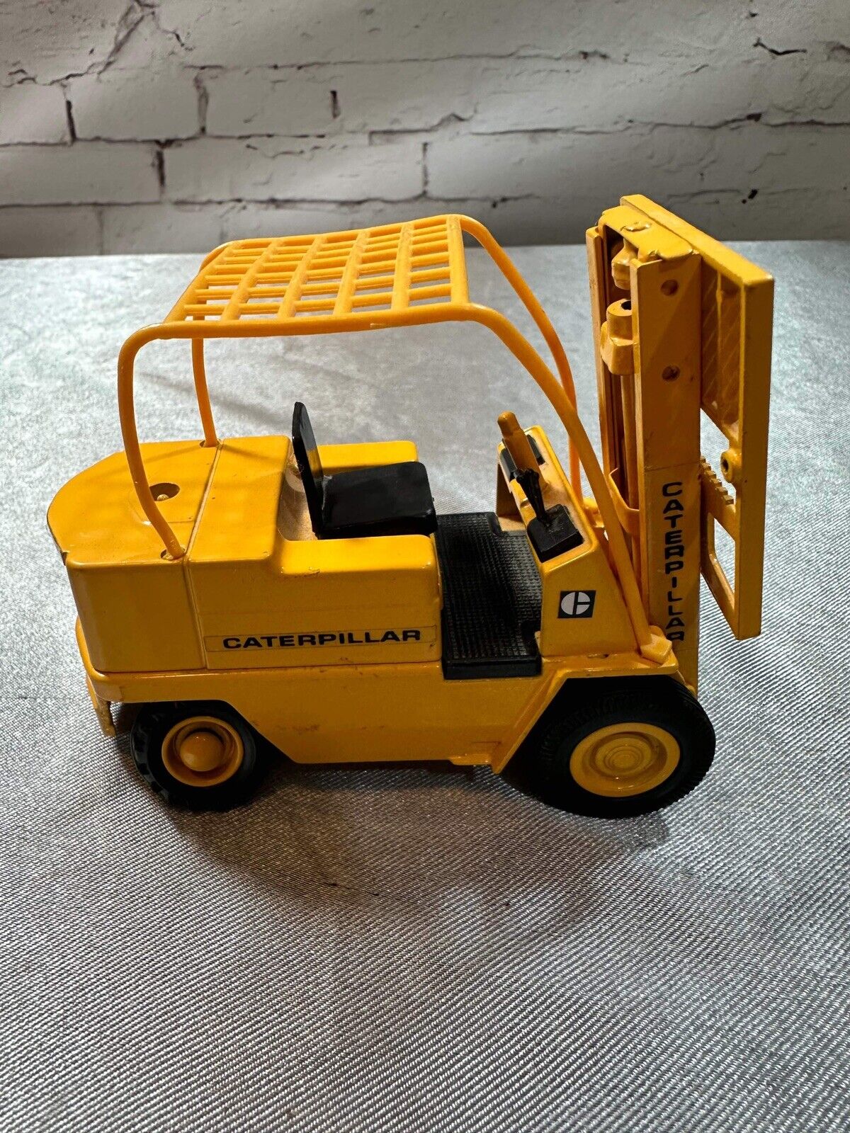 JOAL #215 Miniaturas Caterpillar Fork Lift model replica Made in Spain