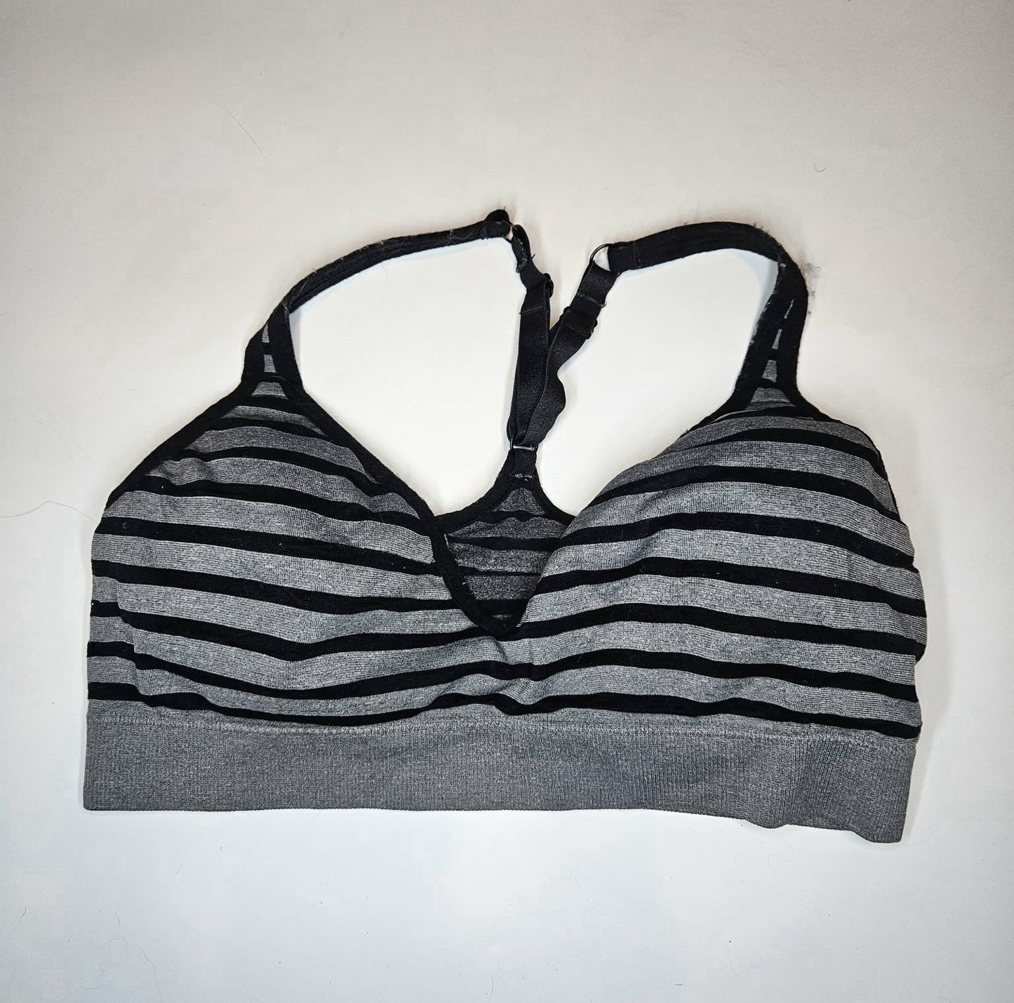 Women’s Gray & Black Striped Racerback Sports Bra Wireless Comfort Bra M