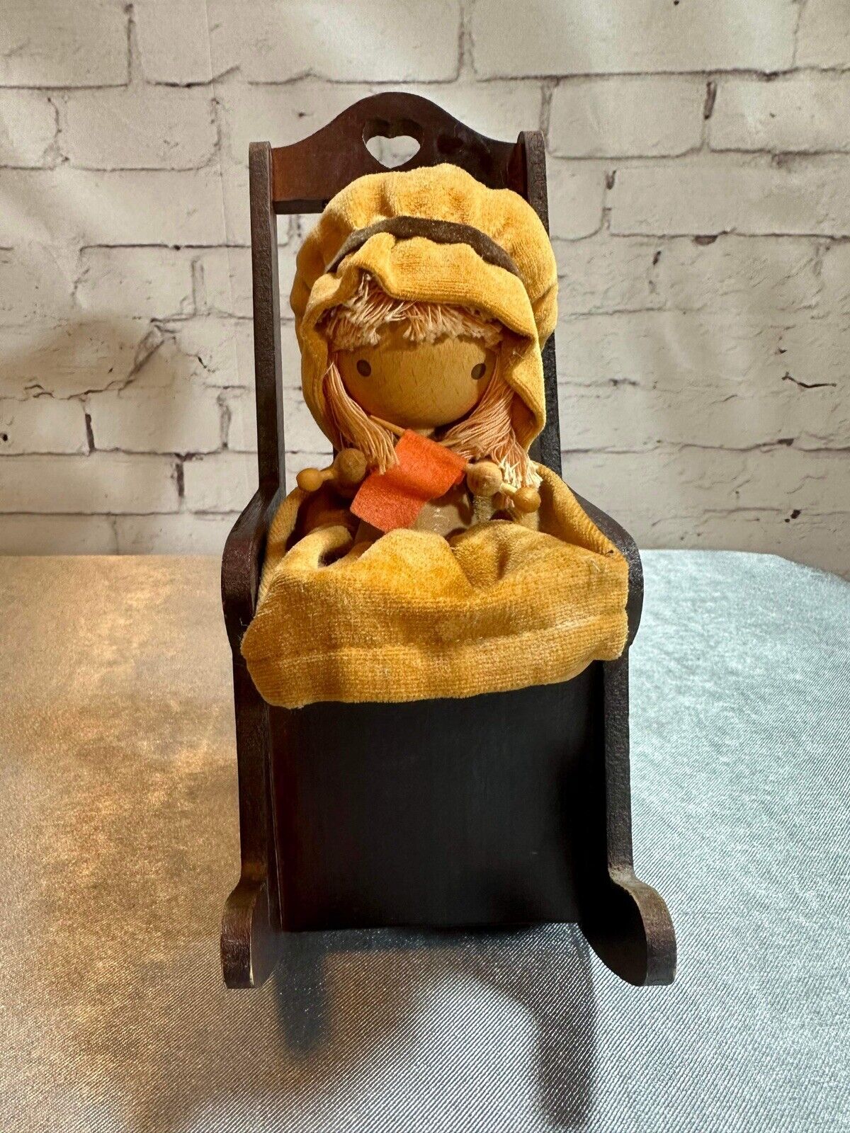 VINTAGE SCHMID MUSIC BOX GIRL ON ROCKING CHAIR "THOSE WERE THE DAYS" Japan