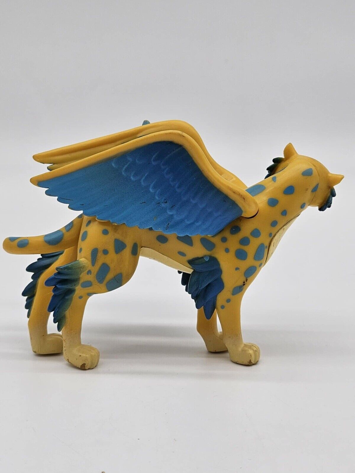 Disney Elena of Avalor Jaquin Friend Skylar 4” Figure Winged Cheetah Toy Yellow