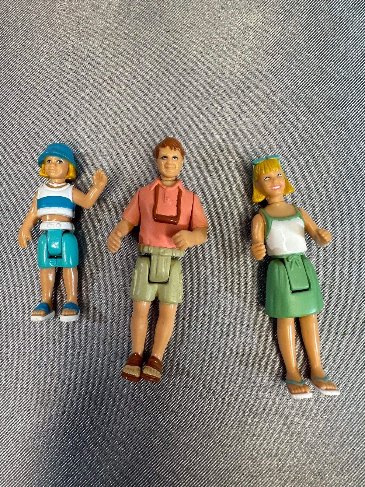 Vintage Fisher Price Loving Family Sweet Streets Beach House Action Figure Toys