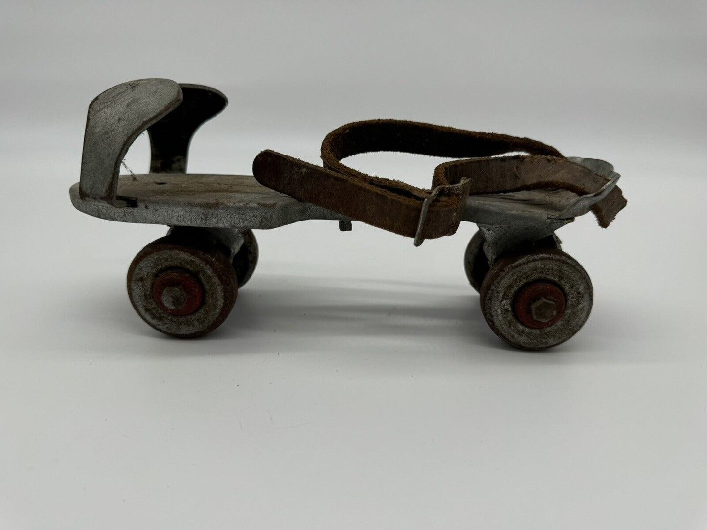 Globe JET SET ball bearing ROLLER SKATES No. 60 Youth ~ Vintage ~ Made In USA