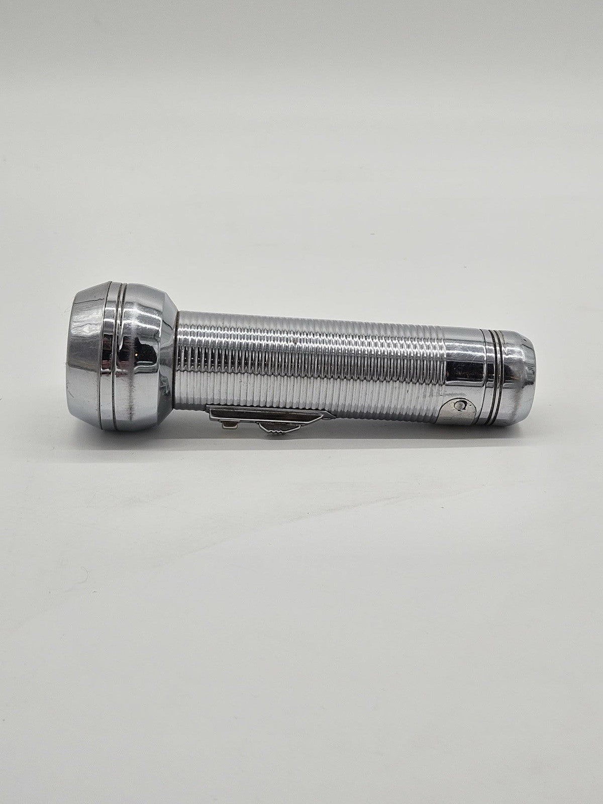 vintage working Rayovac Sportsman premium grade 2 D-cell metal flashlight USA