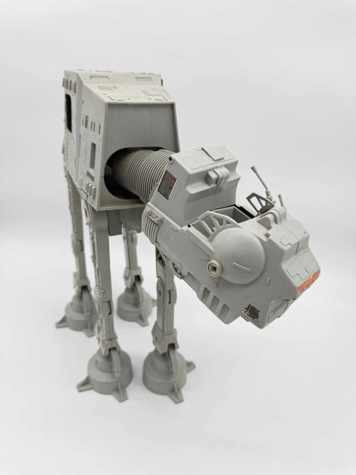 VTG Star Wars AT-AT Electronic Imperial Walker Kenner LFL 1981 - Damaged Side