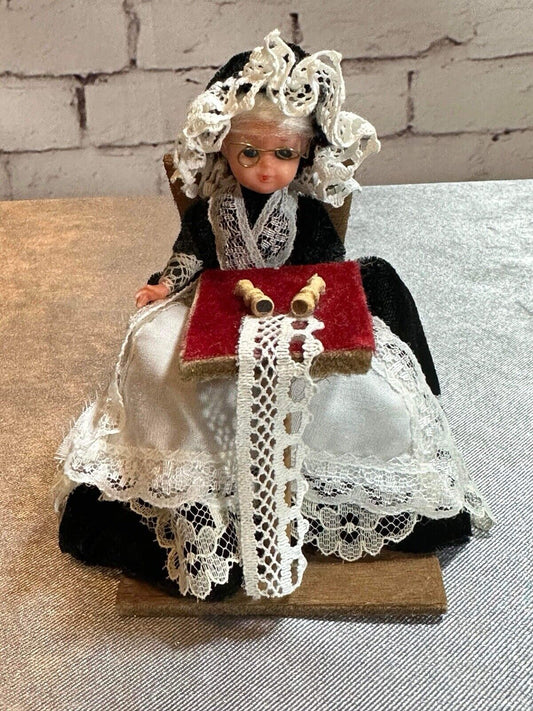 Vintage Souvenir Doll Belgium Brussels Lace Maker  Int Costume 5” X 4” VCFG
