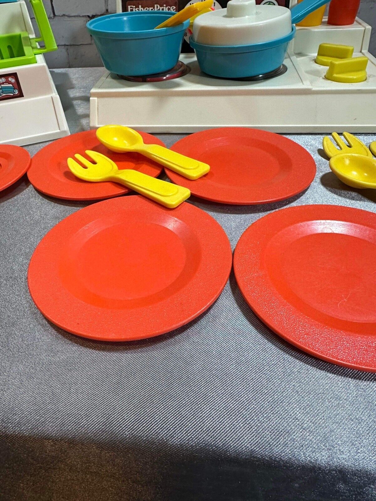 Vintage Fisher Price Fun With Food Magic Burner Stove & Sink Set